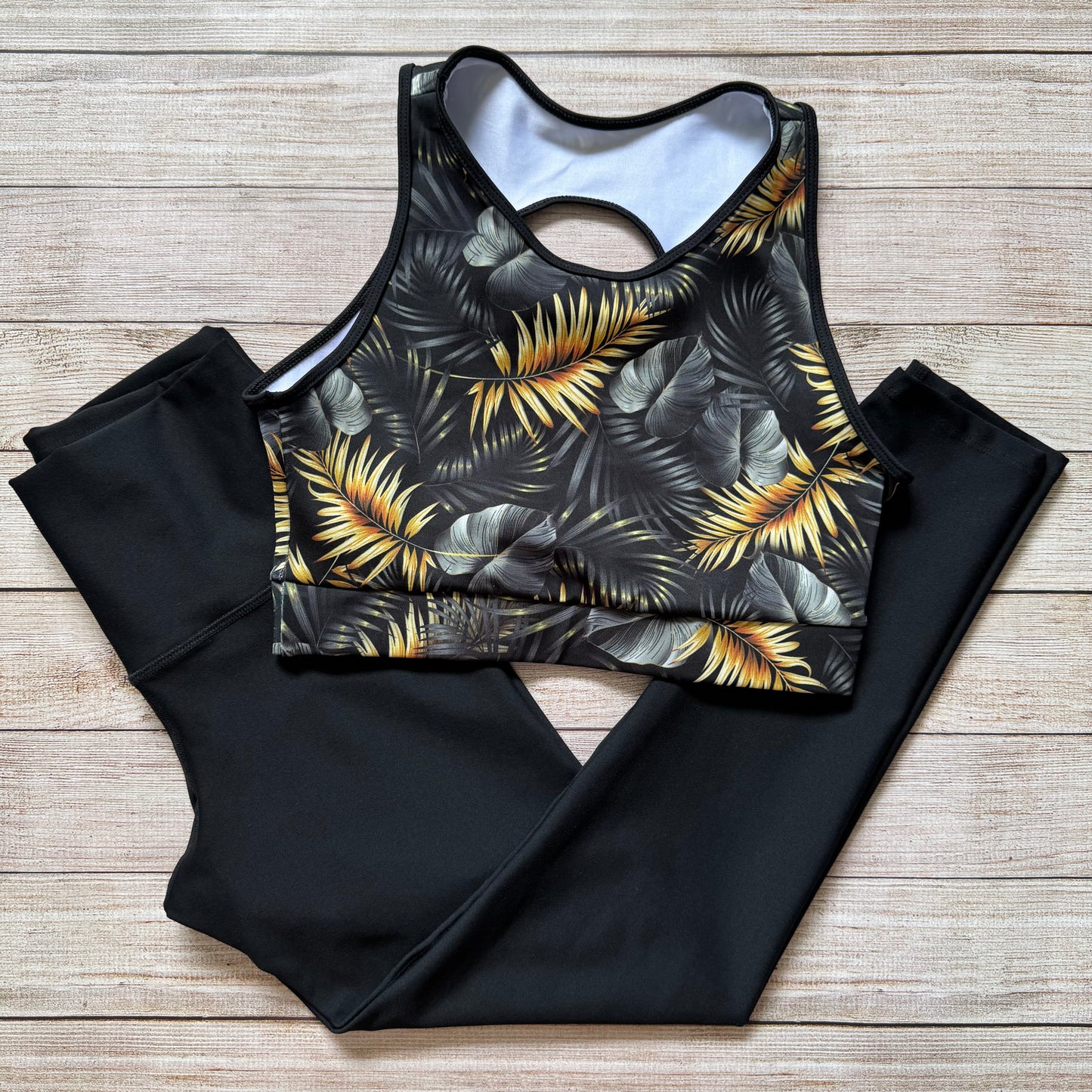 LICRA NEGRA + TOP ESTAMPADO